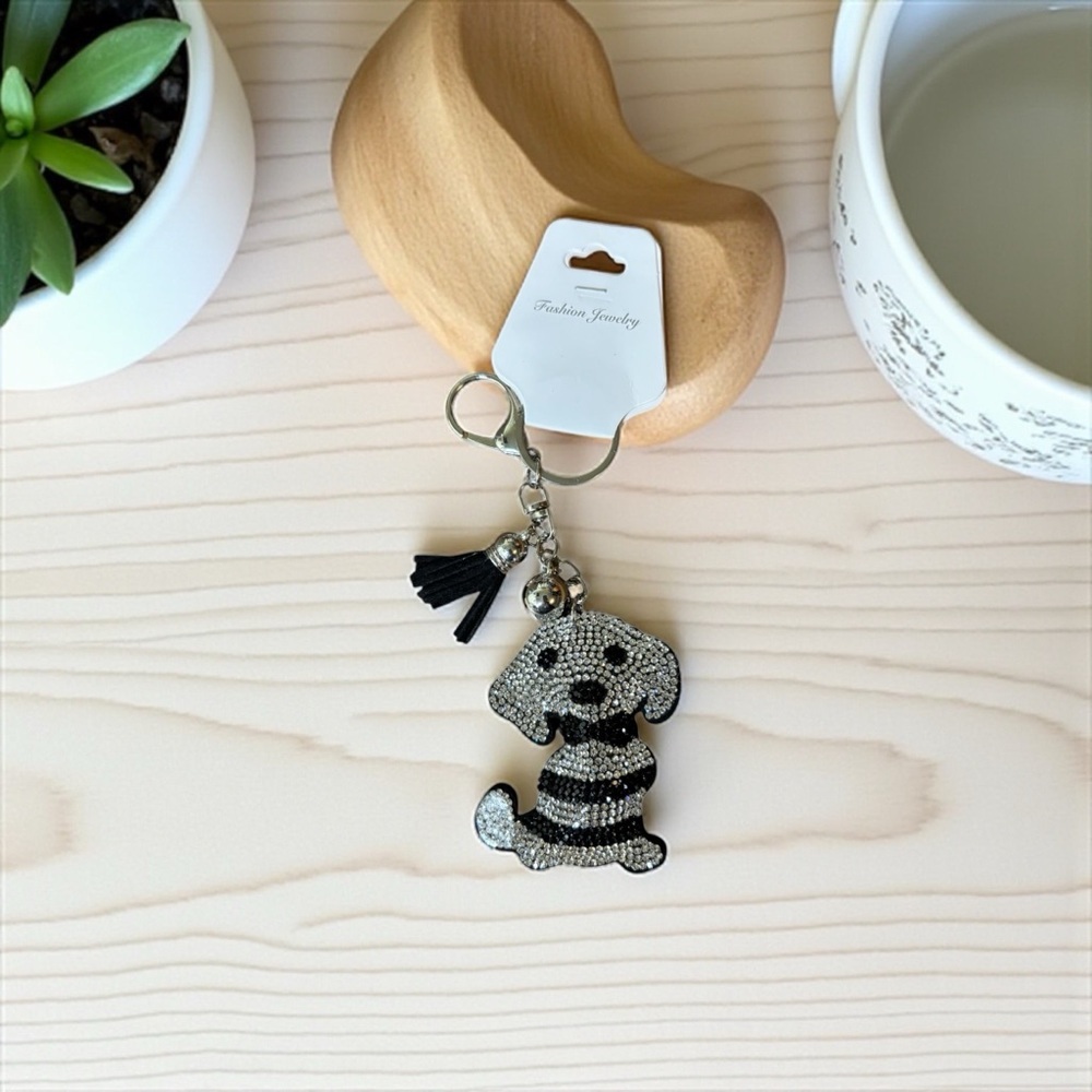 Fashion Jewelry Sparkling Black and Silver Rhinestone Dog Keychain